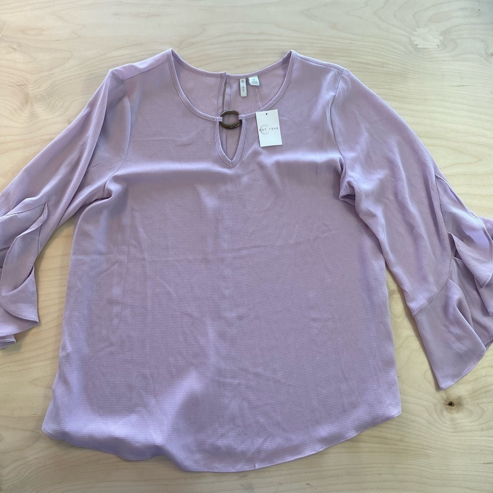 EST 1946 Spring Fling Lavender Blouse size Medium (EP)